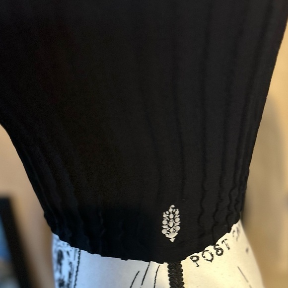 Free People Get Ripped Tee XS/S NWOT - Picture 6 of 7